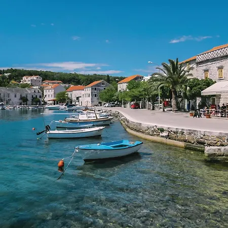 In With Kitchen Selca (Brac)