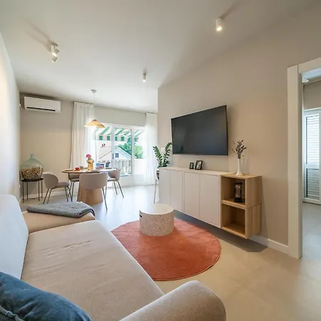 Apartament In With Kitchen *