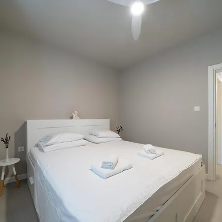 Apartament In With Kitchen *