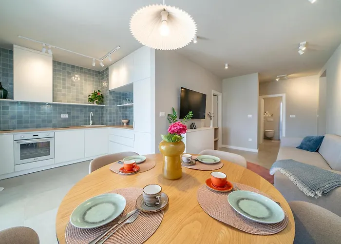 Lejlighed In With Kitchen *