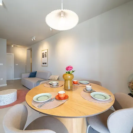 In With Kitchen アパート Selca