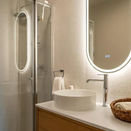 アパート In With Kitchen *