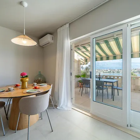 Gorgeous Apartment In Selca With House Sea View Selca (Brac)